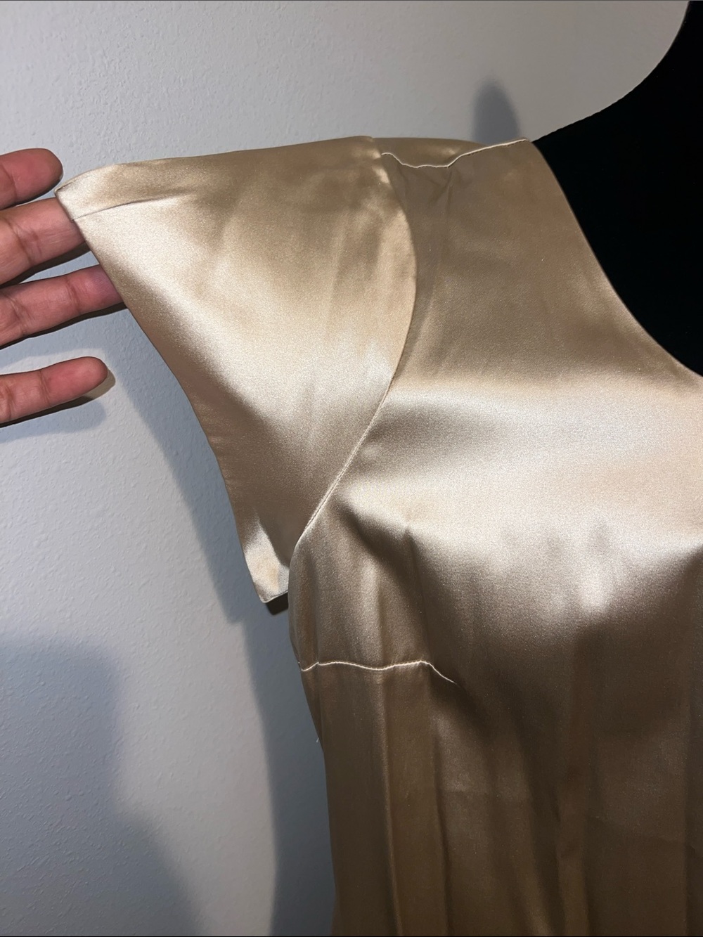 White House Black Market Satin Scoop Neck Top in Champagne Gold - Picture 7 of 8